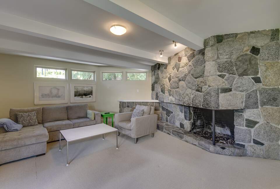 West Vancouver Private Luxury Escape with Expansive View - West Vancouver, Canada