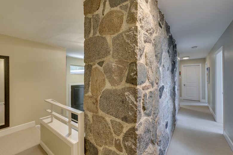 West Vancouver Private Luxury Escape with Expansive View - West Vancouver, Canada