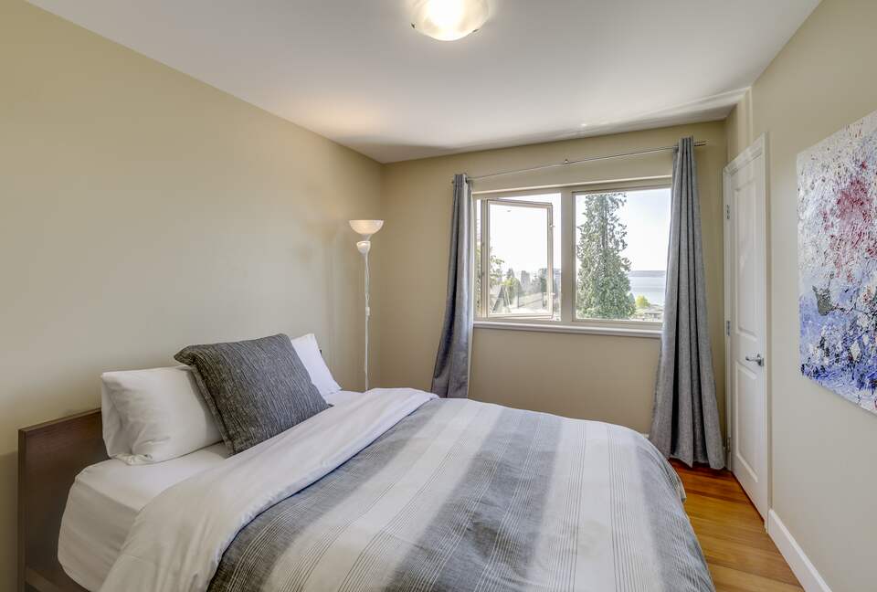 West Vancouver Private Luxury Escape with Expansive View - West Vancouver, Canada
