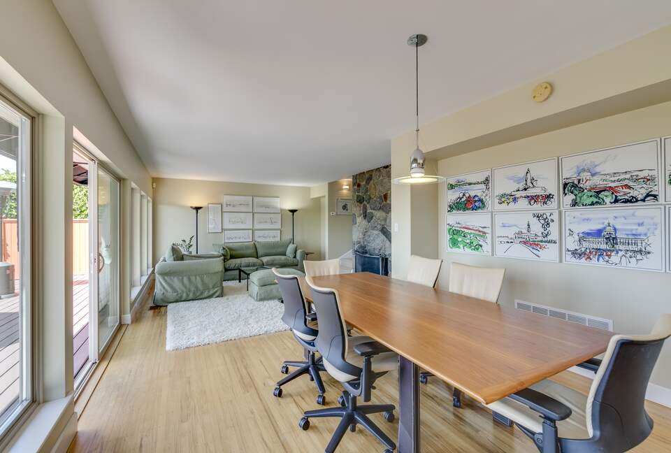 West Vancouver Private Luxury Escape with Expansive View - West Vancouver, Canada