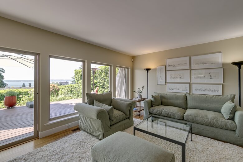 West Vancouver Private Luxury Escape with Expansive View - West Vancouver, Canada