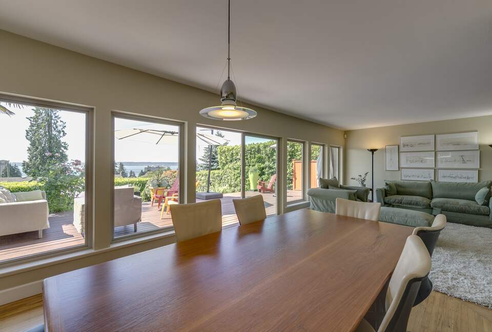 West Vancouver Private Luxury Escape with Expansive View - West Vancouver, Canada