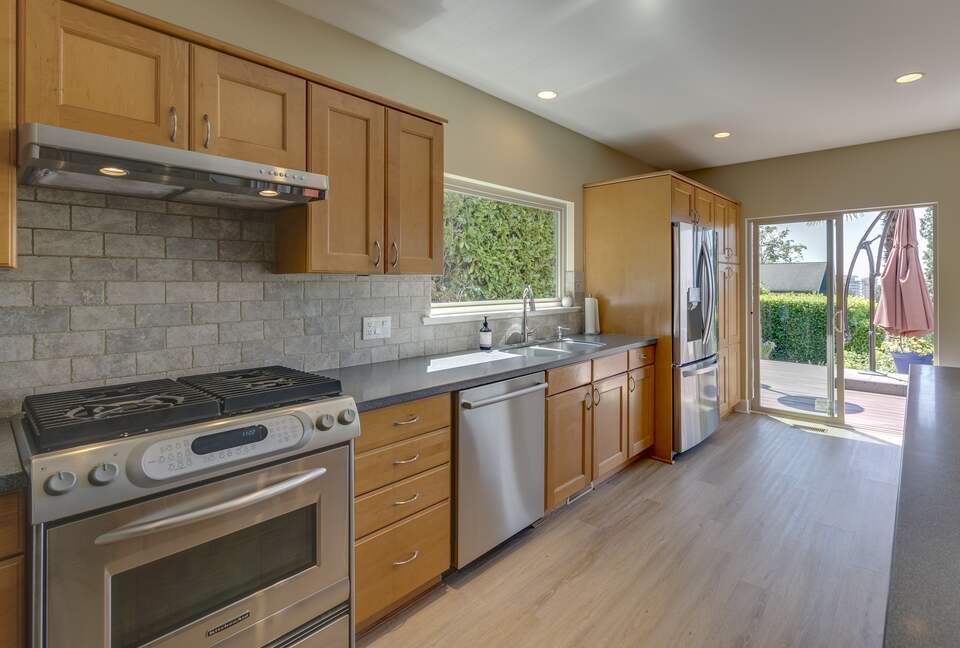 West Vancouver Private Luxury Escape with Expansive View - West Vancouver, Canada