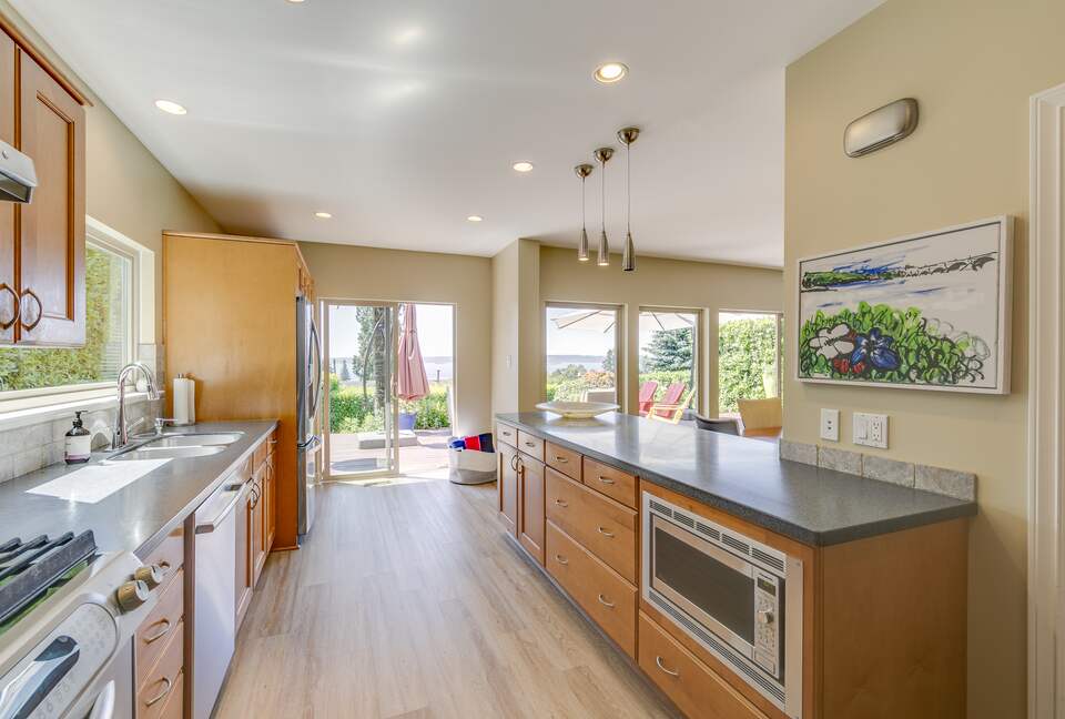 West Vancouver Private Luxury Escape with Expansive View - West Vancouver, Canada