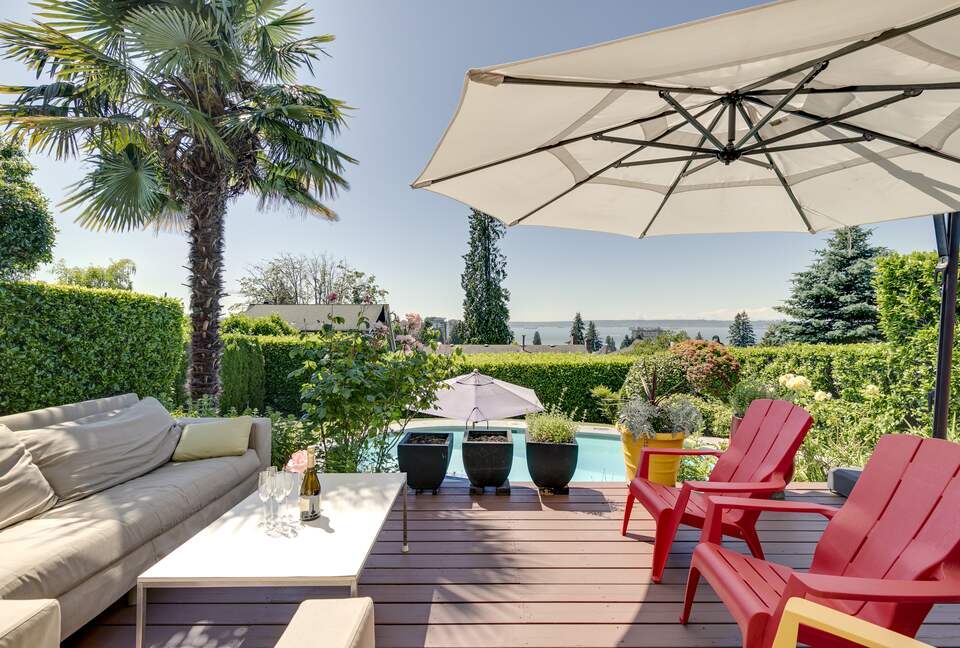 West Vancouver Private Luxury Escape with Expansive View - West Vancouver, Canada