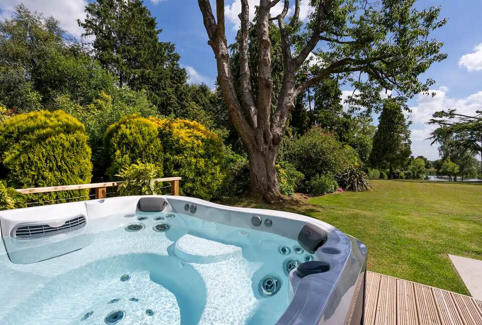 The Lake House - Malvern, United Kingdom