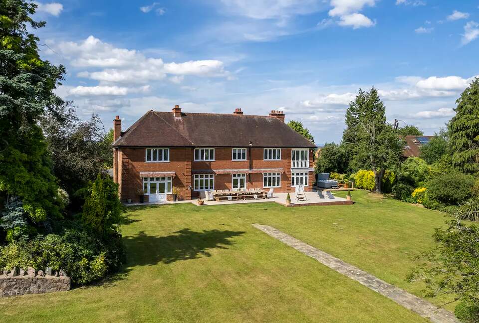 The Lake House - Malvern, United Kingdom