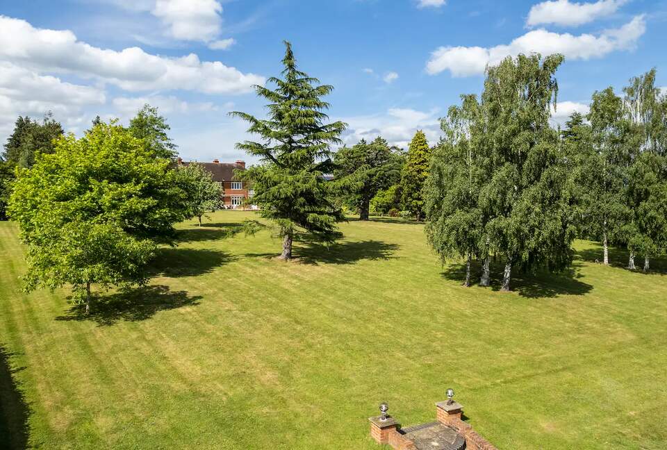 The Lake House - Malvern, United Kingdom