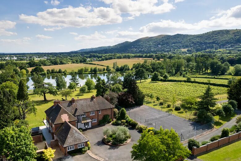 The Lake House - Malvern, United Kingdom