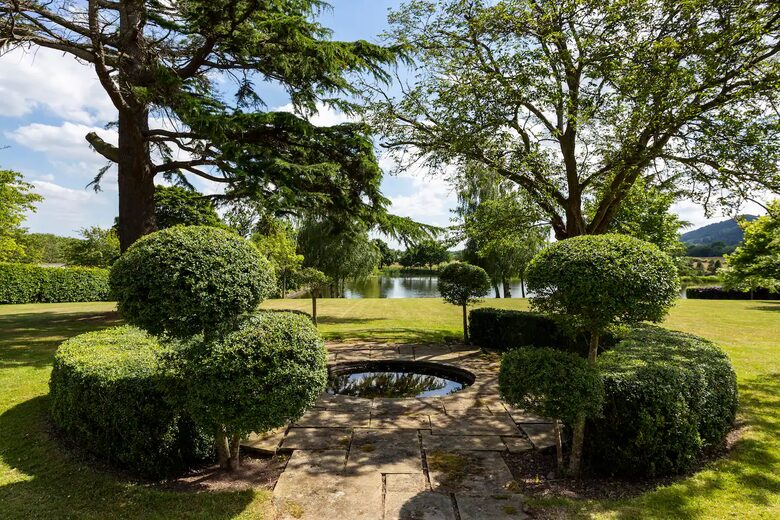 The Lake House - Malvern, United Kingdom