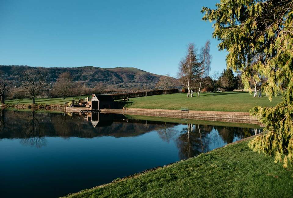The Lake House - Malvern, United Kingdom
