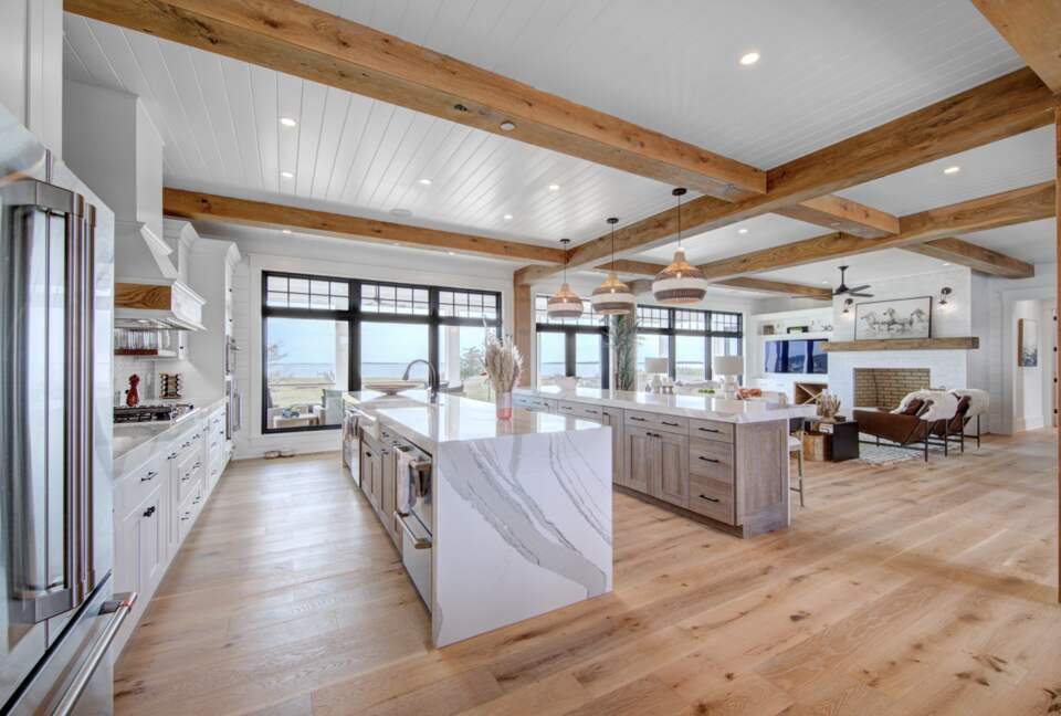 kitchen - inner island with wraparound quartz