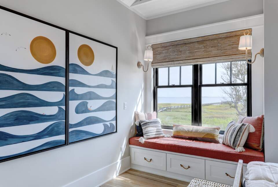 downstairs guest suite #1 - window seat