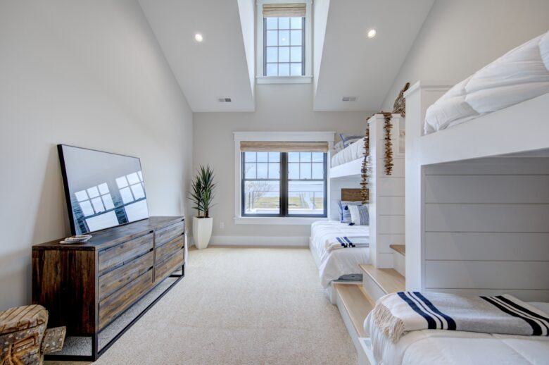 upstairs bunk room - full mattress on bottom, twin on top