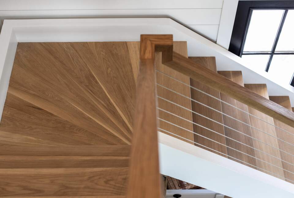 stair case with wire rail