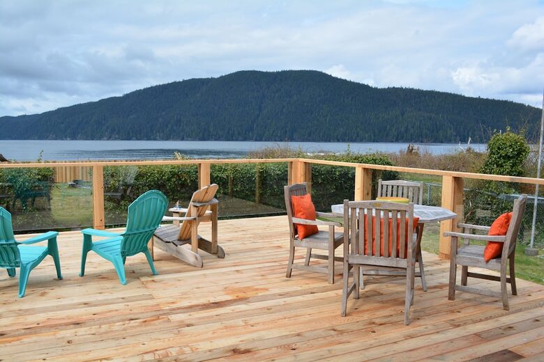 Port Renfrew Beachfront Cottage with Sauna, Outdoor Shower and Firepit - Juan de Fuca Electoral Area, Canada