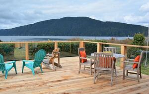 Port Renfrew Beachfront Cottage with Sauna, Outdoor Shower and Firepit - Juan de Fuca Electoral Area, Canada