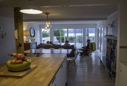 Port Renfrew Beachfront Cottage with Sauna, Outdoor Shower and Firepit - Juan de Fuca Electoral Area, Canada