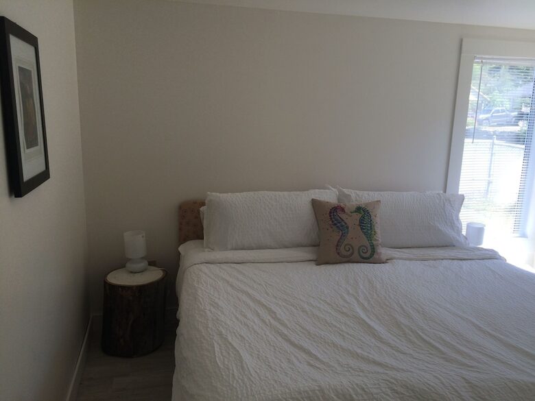 Port Renfrew Beachfront Cottage with Sauna, Outdoor Shower and Firepit - Juan de Fuca Electoral Area, Canada