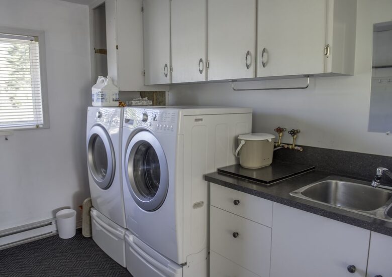 Port Renfrew Beachfront Cottage with Sauna, Outdoor Shower and Firepit - Juan de Fuca Electoral Area, Canada