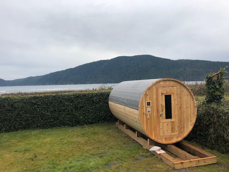 Port Renfrew Beachfront Cottage with Sauna, Outdoor Shower and Firepit - Juan de Fuca Electoral Area, Canada
