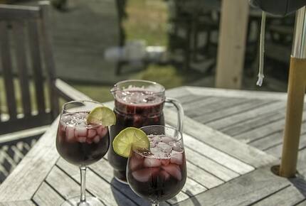 Port Renfrew Beachfront Cottage with Sauna, Outdoor Shower and Firepit - Juan de Fuca Electoral Area, Canada