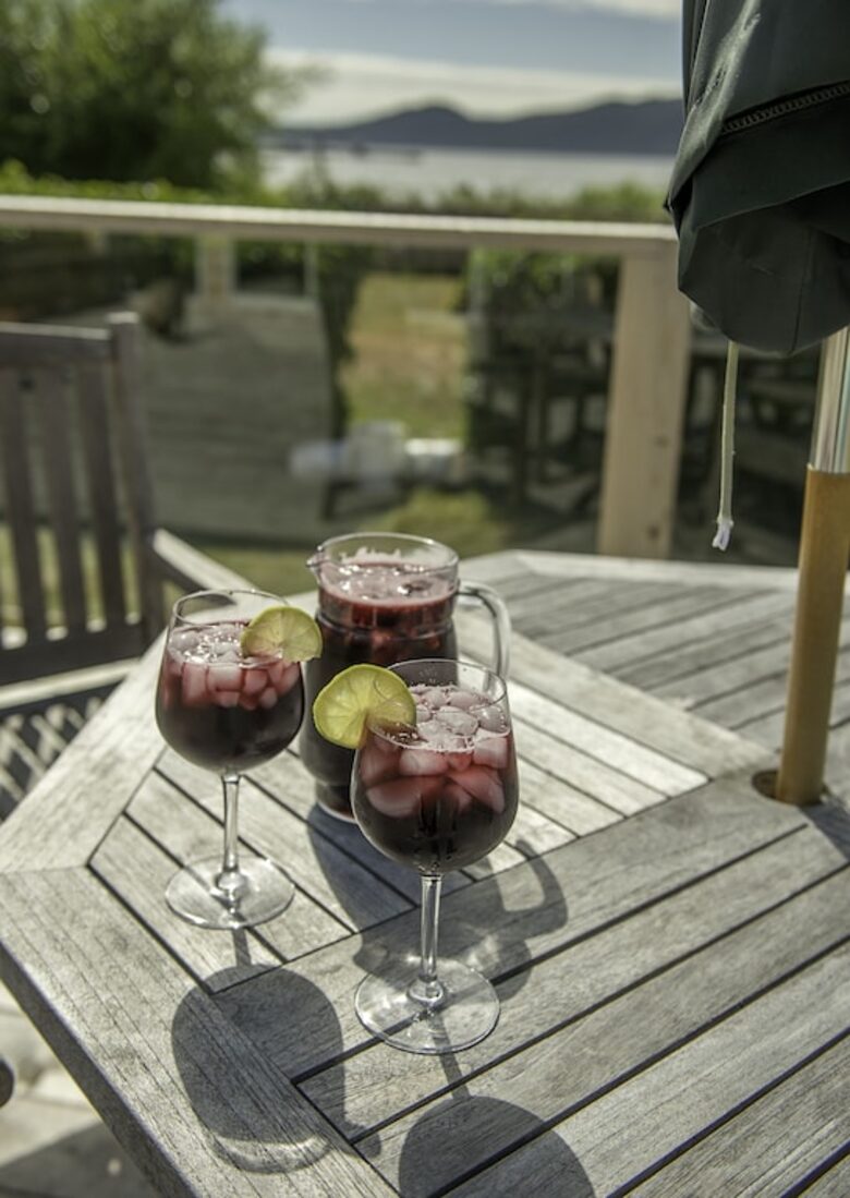 Port Renfrew Beachfront Cottage with Sauna, Outdoor Shower and Firepit - Juan de Fuca Electoral Area, Canada