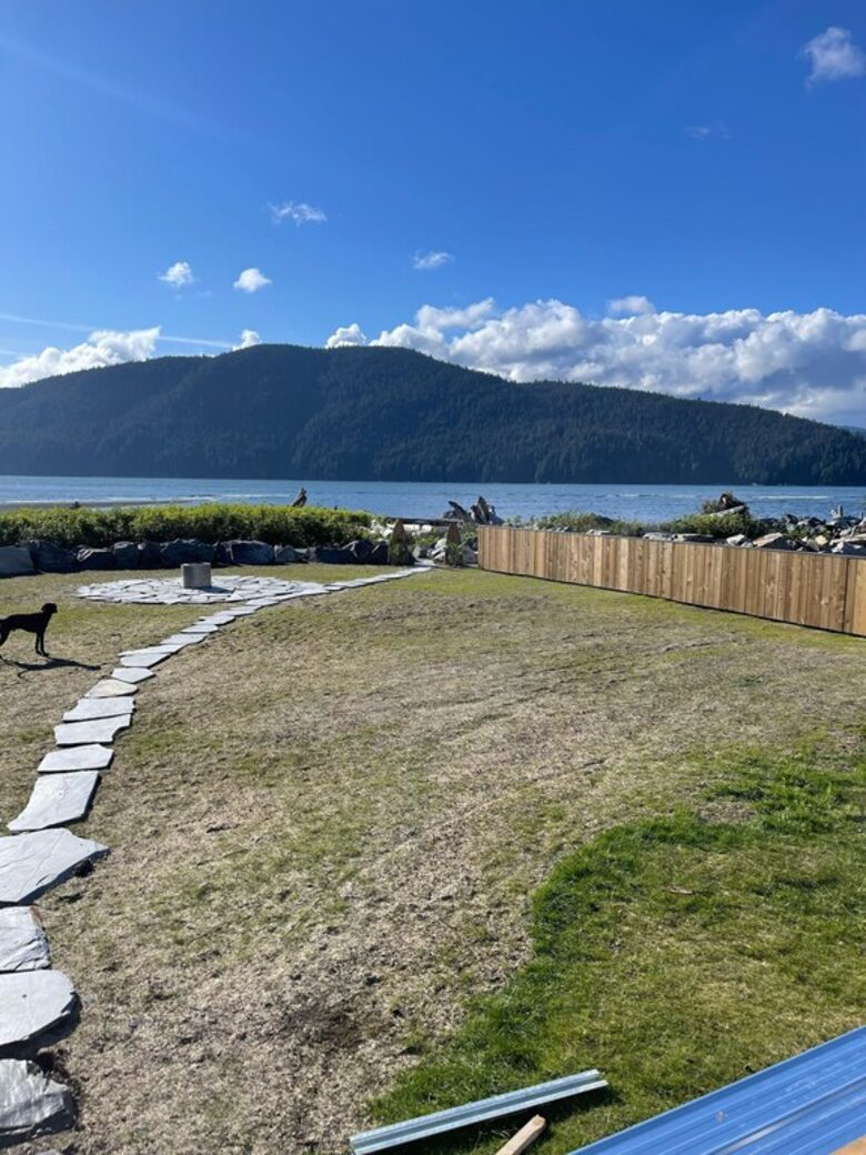 Port Renfrew Beachfront Cottage with Sauna, Outdoor Shower and Firepit - Juan de Fuca Electoral Area, Canada