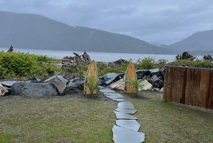 Port Renfrew Beachfront Cottage with Sauna, Outdoor Shower and Firepit - Juan de Fuca Electoral Area, Canada