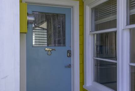 Port Renfrew Beachfront Cottage with Sauna, Outdoor Shower and Firepit - Juan de Fuca Electoral Area, Canada