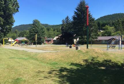 Port Renfrew Beachfront Cottage with Sauna, Outdoor Shower and Firepit - Juan de Fuca Electoral Area, Canada