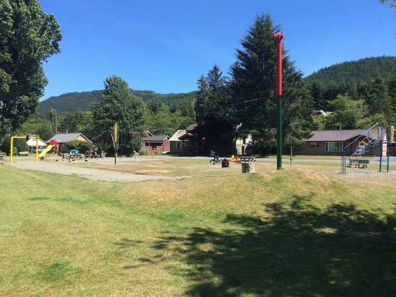 Port Renfrew Beachfront Cottage with Sauna, Outdoor Shower and Firepit - Juan de Fuca Electoral Area, Canada