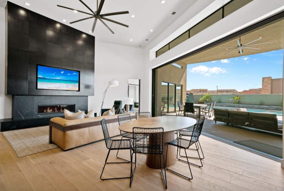 Stunning Contemporary St. George Villa - St. George, Utah
