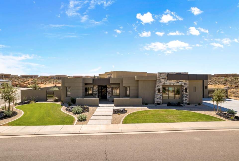 Stunning Contemporary St. George Villa - St. George, Utah