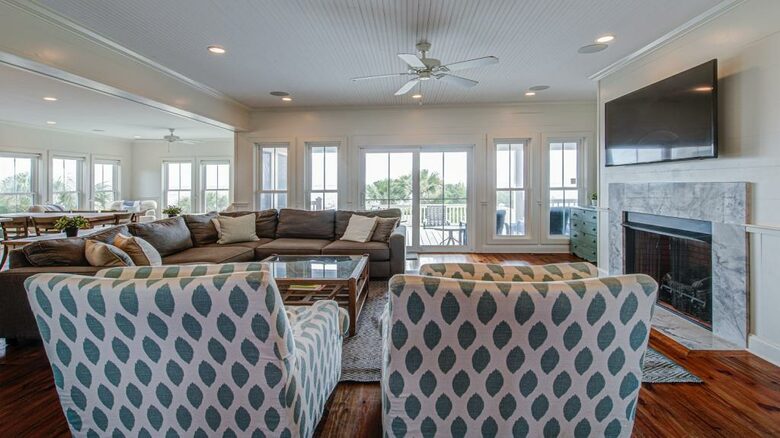 1st Floor Family Room