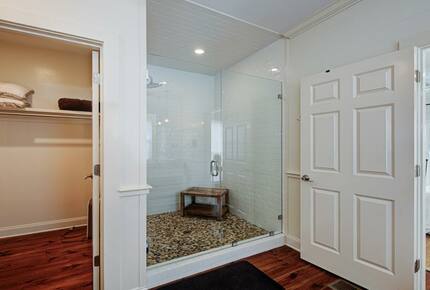 1st Floor Master Shower