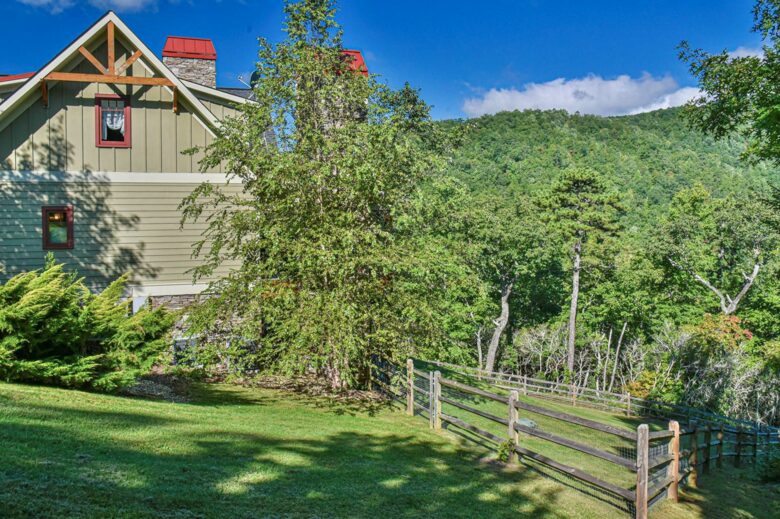 Frolly Falls Mountain Escape - Black Mountain, North Carolina