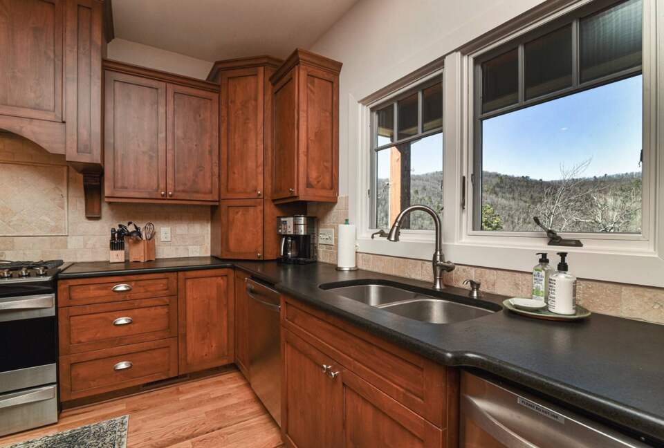 Frolly Falls Mountain Escape - Black Mountain, North Carolina