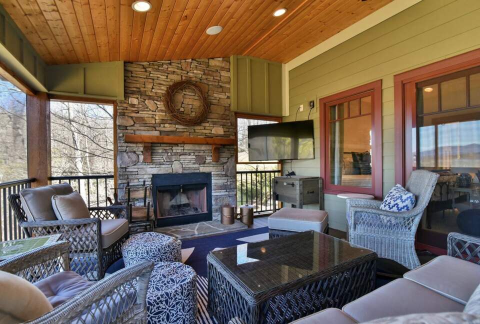 Frolly Falls Mountain Escape - Black Mountain, North Carolina