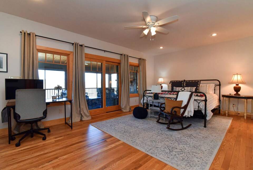 Frolly Falls Mountain Escape - Black Mountain, North Carolina