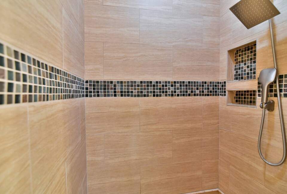 Frolly Falls Mountain Escape - Black Mountain, North Carolina