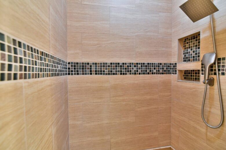 Frolly Falls Mountain Escape - Black Mountain, North Carolina