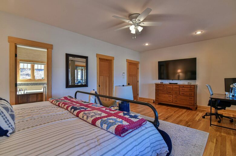 Frolly Falls Mountain Escape - Black Mountain, North Carolina