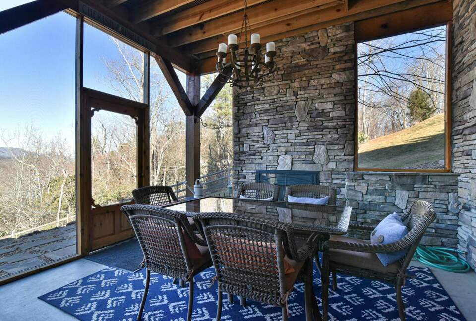 Frolly Falls Mountain Escape - Black Mountain, North Carolina