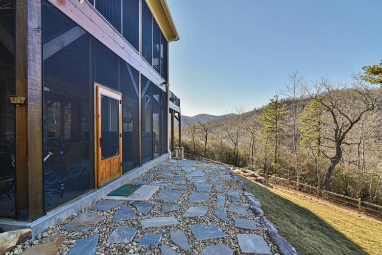 Frolly Falls Mountain Escape - Black Mountain, North Carolina