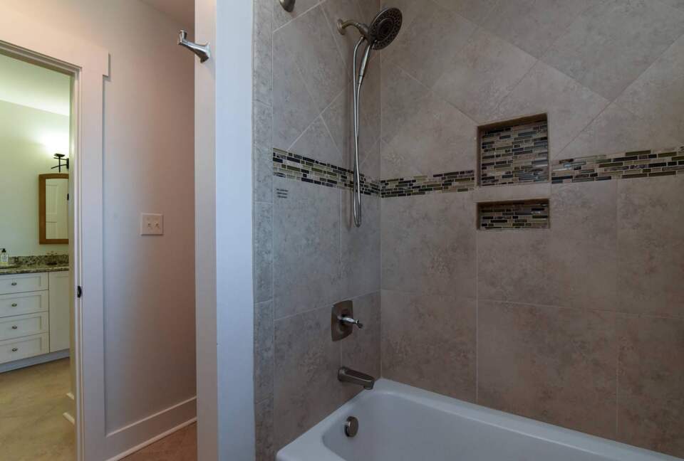 Frolly Falls Mountain Escape - Black Mountain, North Carolina