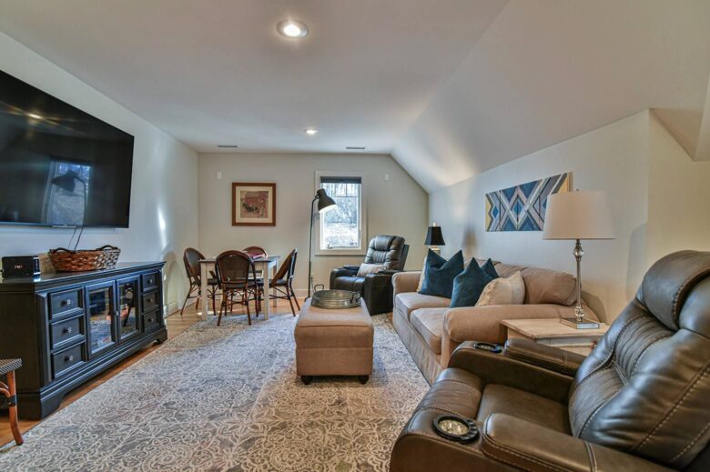 Frolly Falls Mountain Escape - Black Mountain, North Carolina