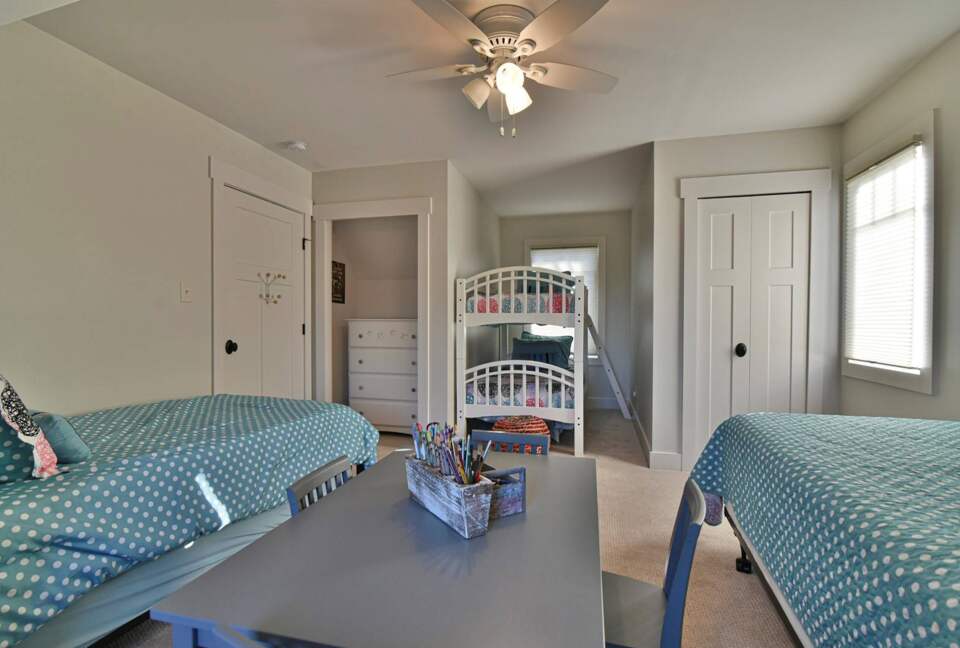 Frolly Falls Mountain Escape - Black Mountain, North Carolina