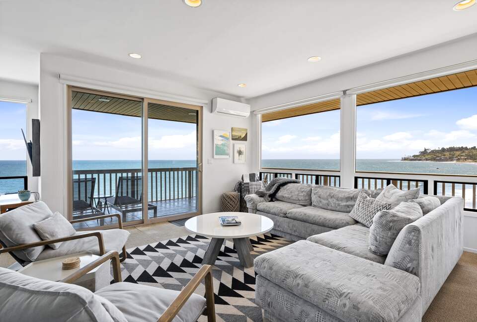 Malibu Beachfront Luxe with Private Beach Access - Malibu, California