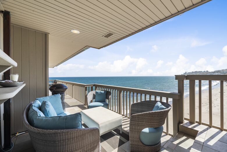 Malibu Beachfront Luxe with Private Beach Access - Malibu, California